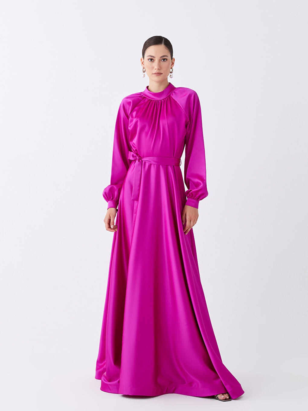 Fuşya Dik Yaka Düz Uzun Kollu Kadın Abiye Elbise