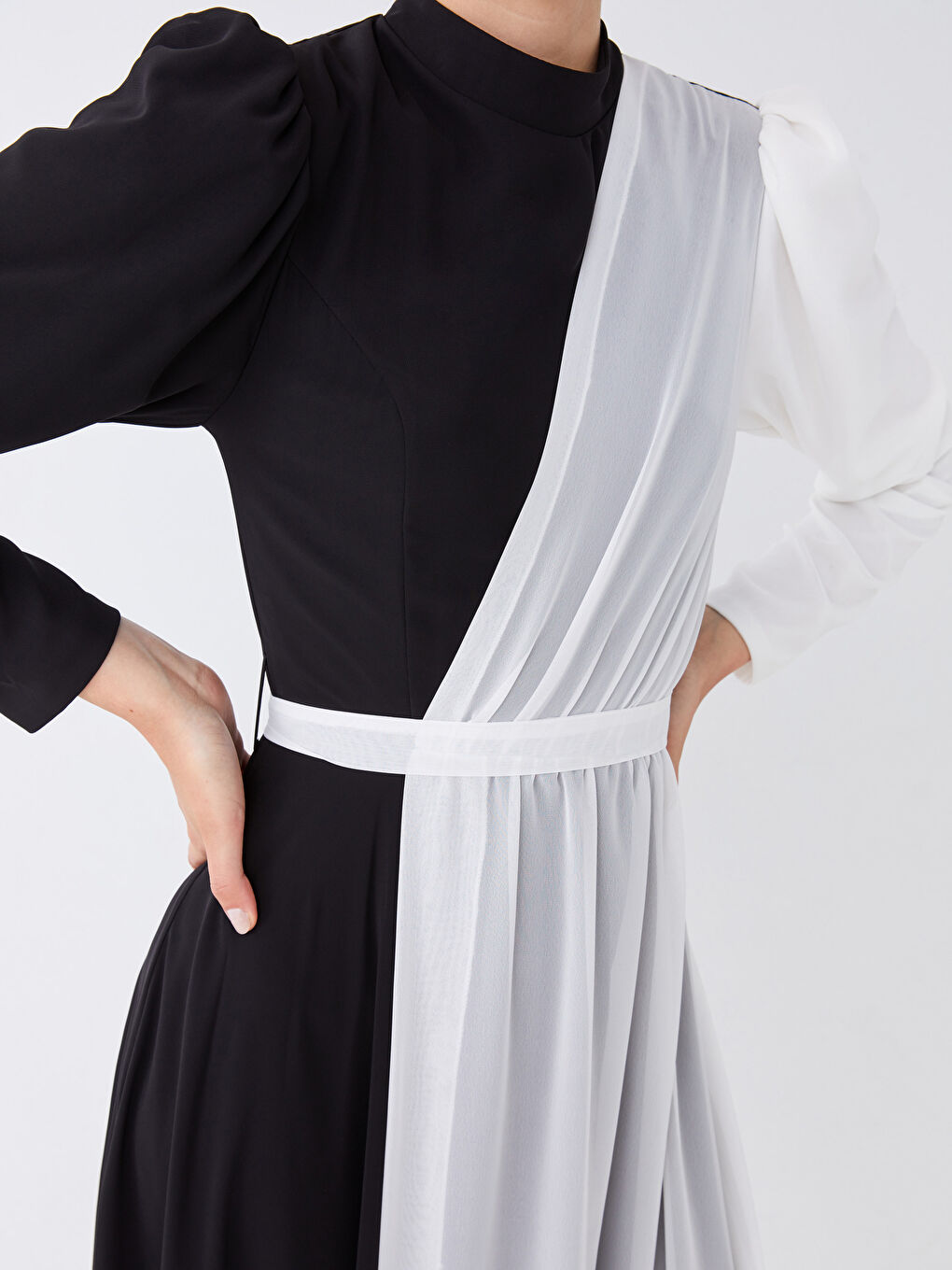 Siyah Dik Yaka Renk Bloklu Uzun Kollu Kadın Abiye Elbise-2