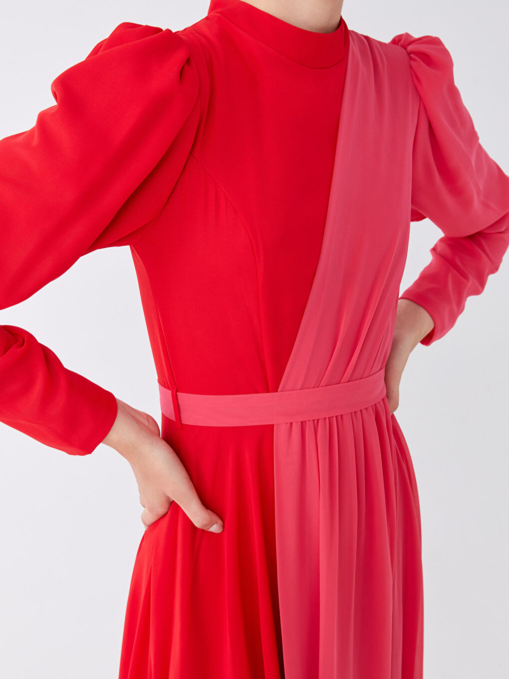 Kırmızı Dik Yaka Renk Bloklu Uzun Kollu Kadın Abiye Elbise-3