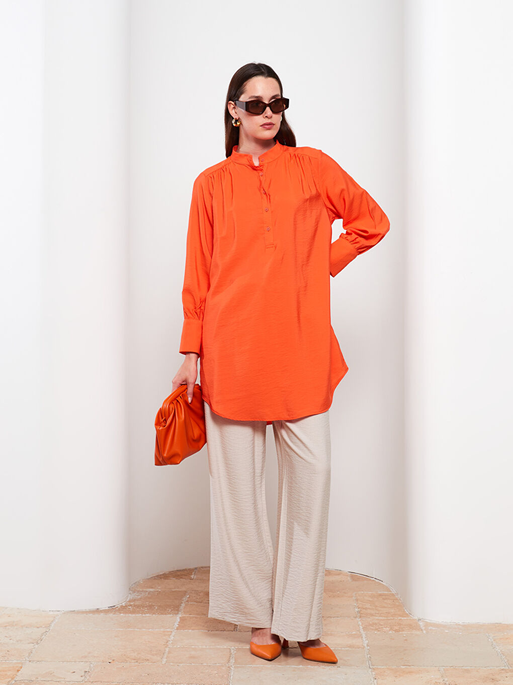 Turuncu Dik Yaka Düz Uzun Kollu Kadın Tunik