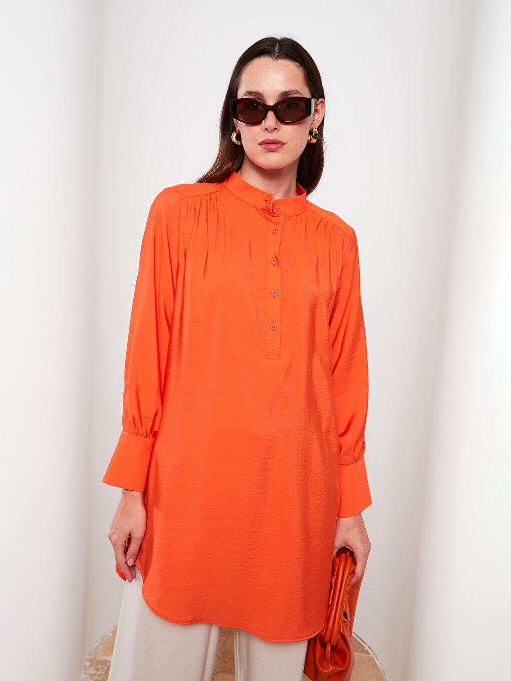 Turuncu Dik Yaka Düz Uzun Kollu Kadın Tunik-1