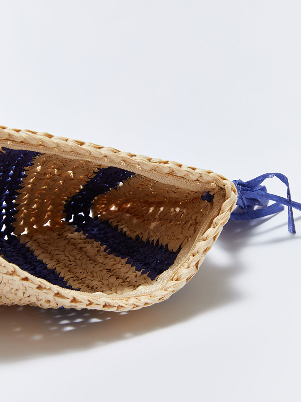 Straw Tassel Detailed Women's Handbag-4