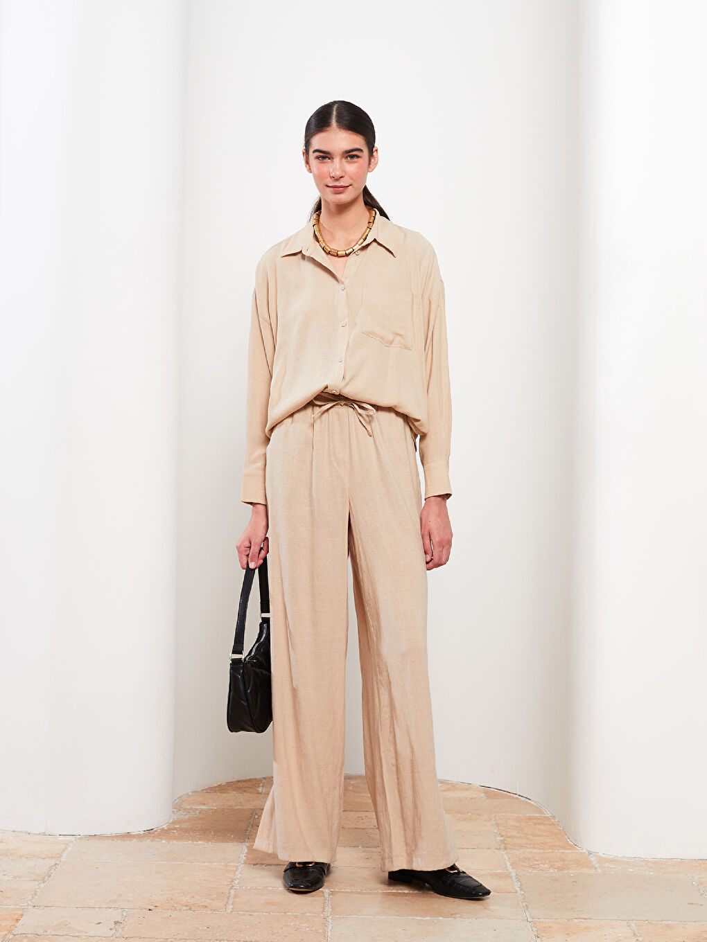 Bej Kadın Beli Lastikli Rahat Kalıp Düz Pantolon-1