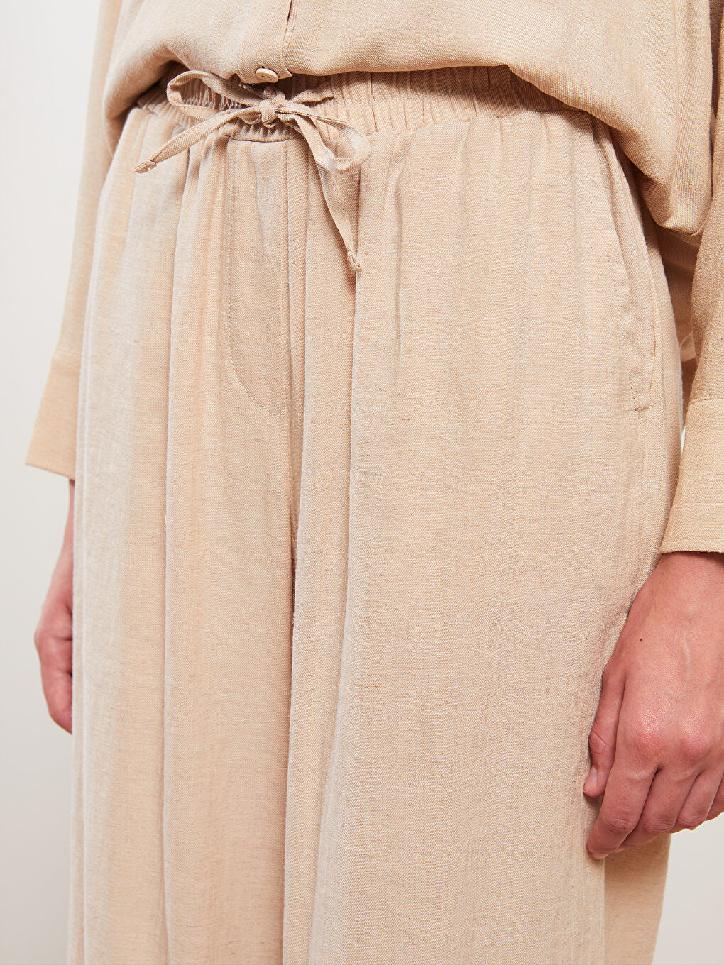 Bej Kadın Beli Lastikli Rahat Kalıp Düz Pantolon-2