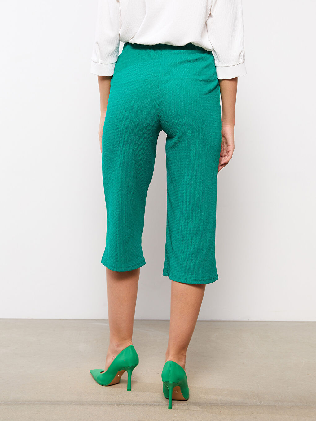 Women's Capri Elastic Waist Slim Fit Straight-4