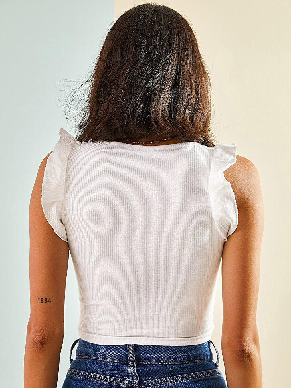 Beyaz Kadın V Yaka Düz Kolsuz Bluz-4