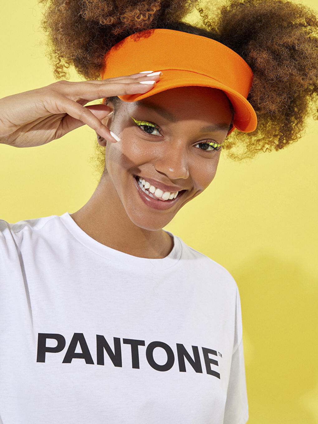 Beyaz Bisiklet Yaka Baskılı Kısa Kollu Pamuklu Kadın Tişört-1