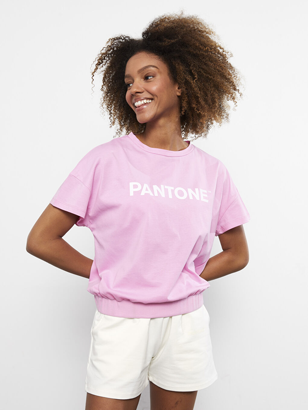 Pantone Pembe Bisiklet Yaka Baskılı Kısa Kollu Pamuklu Kadın Tişört - 3