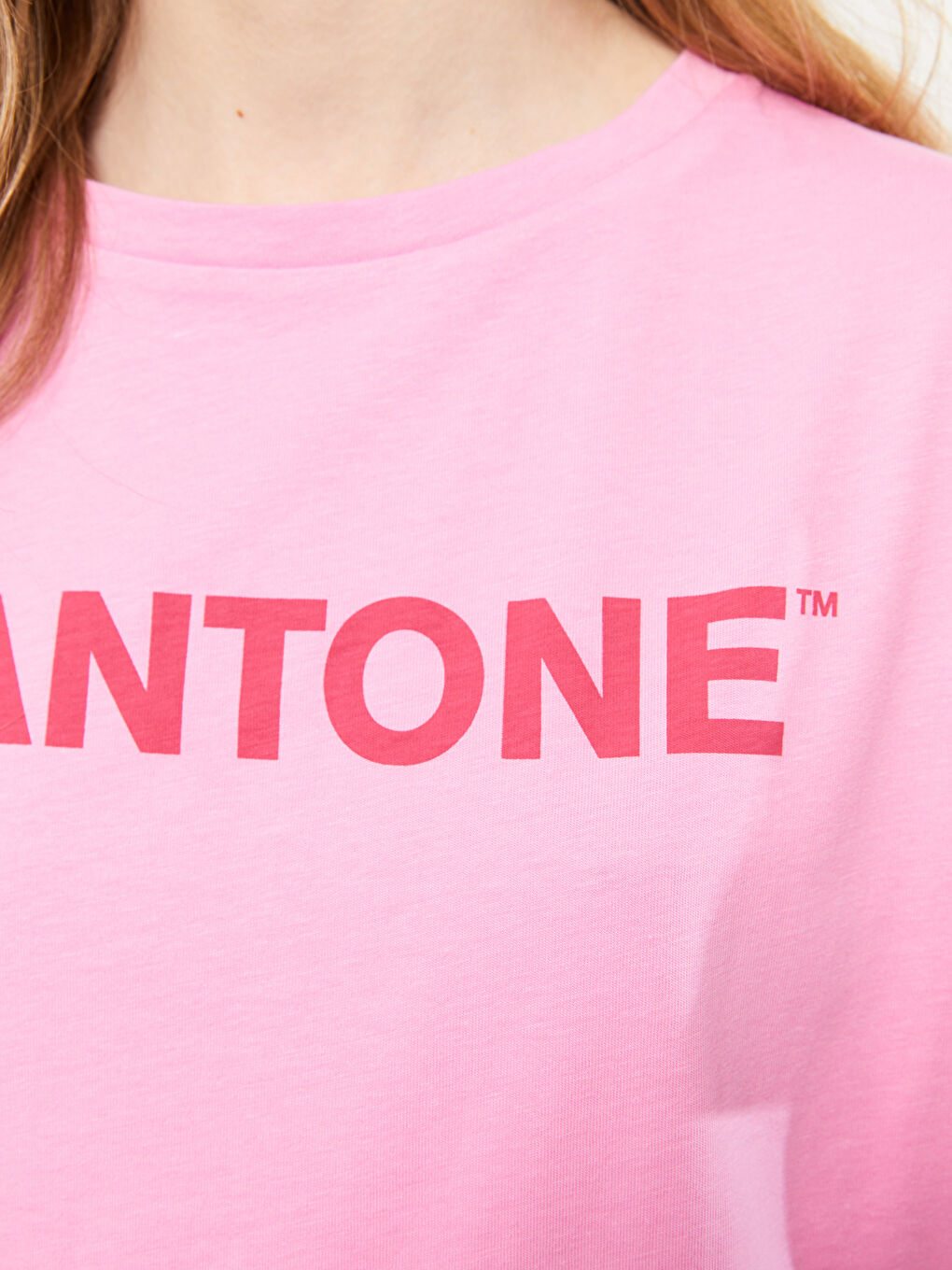 Pantone Pembe Bisiklet Yaka Baskılı Kısa Kollu Pamuklu Kadın Tişört - 6