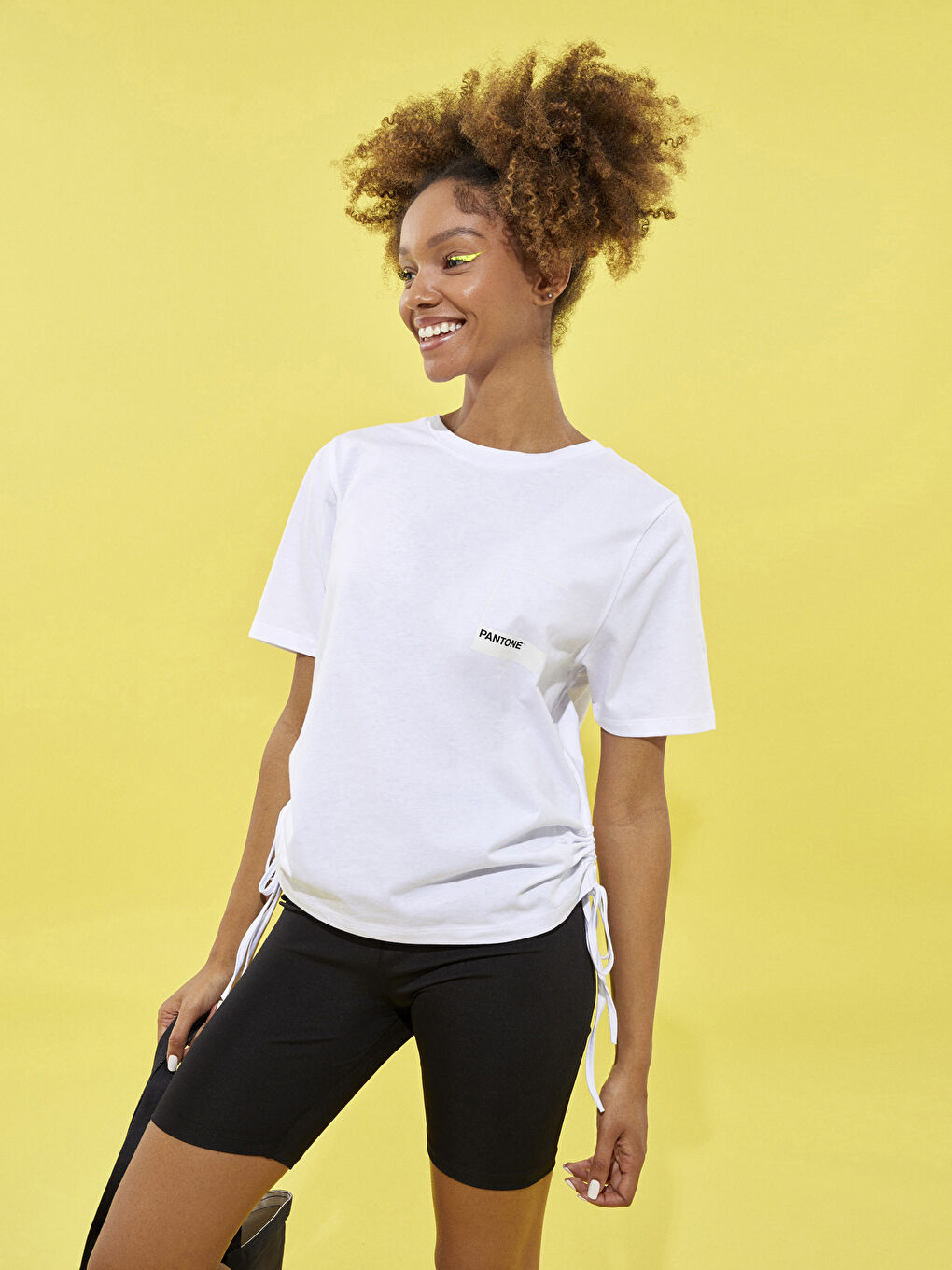 Beyaz Bisiklet Yaka Baskılı Kısa Kollu Pamuklu Kadın Tişört-2