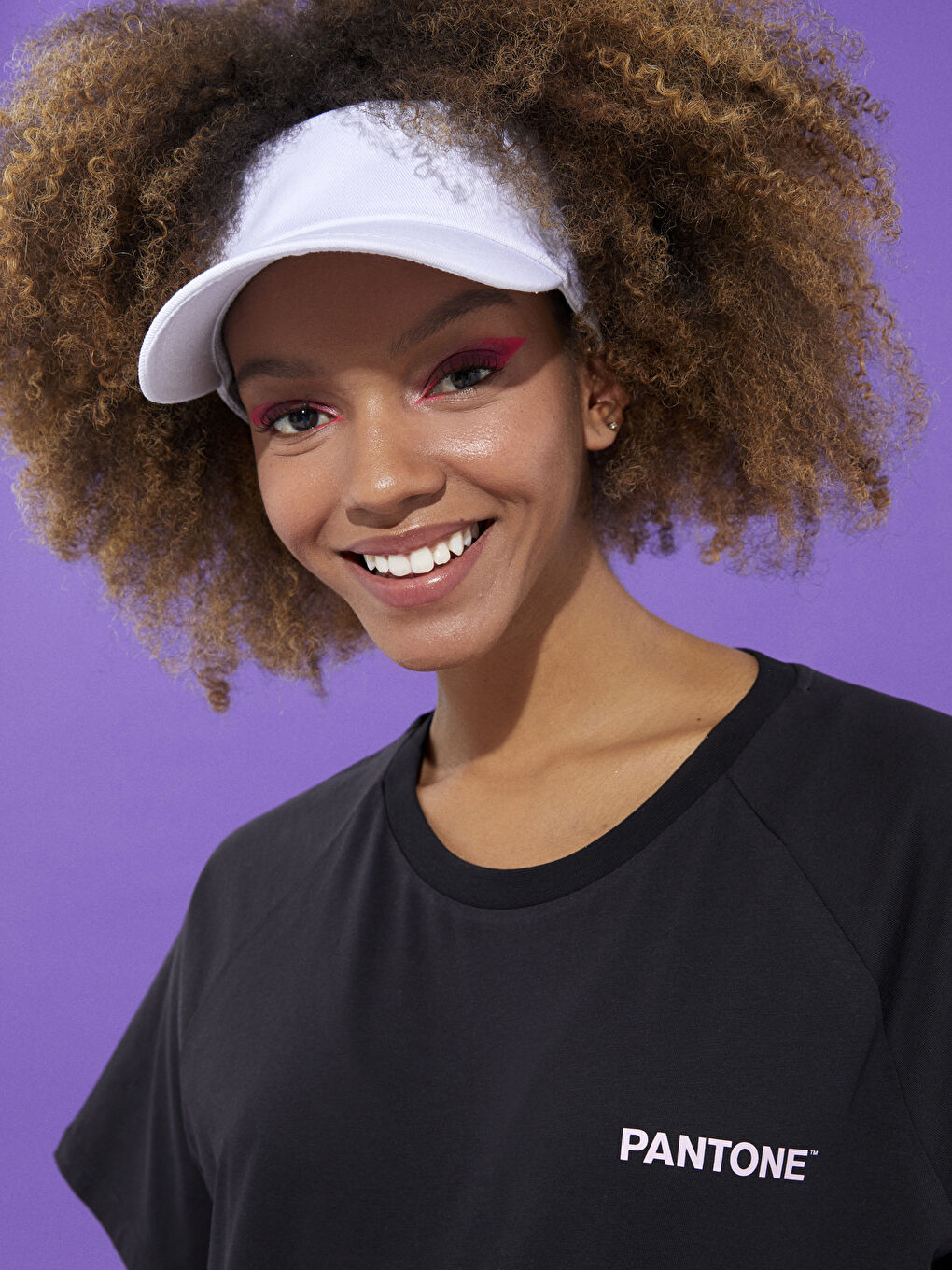 Siyah Bisiklet Yaka Baskılı Kısa Kollu Pamuklu Oversize Kadın Tişört-2