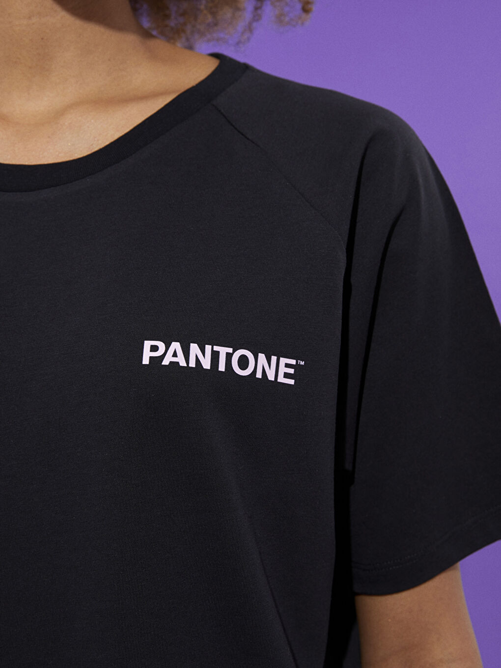 Siyah Bisiklet Yaka Baskılı Kısa Kollu Pamuklu Oversize Kadın Tişört-3