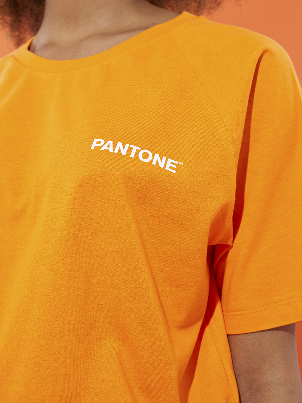 Turuncu Bisiklet Yaka Baskılı Kısa Kollu Pamuklu Oversize Kadın Tişört-3