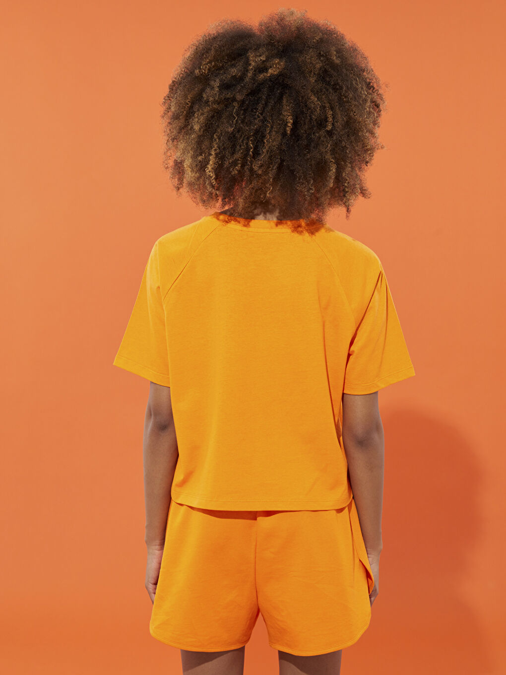 Turuncu Bisiklet Yaka Baskılı Kısa Kollu Pamuklu Oversize Kadın Tişört-4
