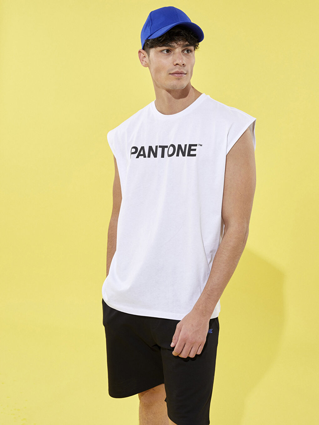 Beyaz Bisiklet Yaka Baskılı Erkek Kolsuz Tişört-1