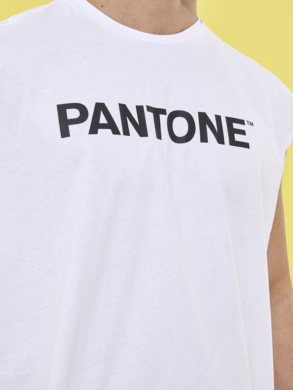 Beyaz Bisiklet Yaka Baskılı Erkek Kolsuz Tişört-3