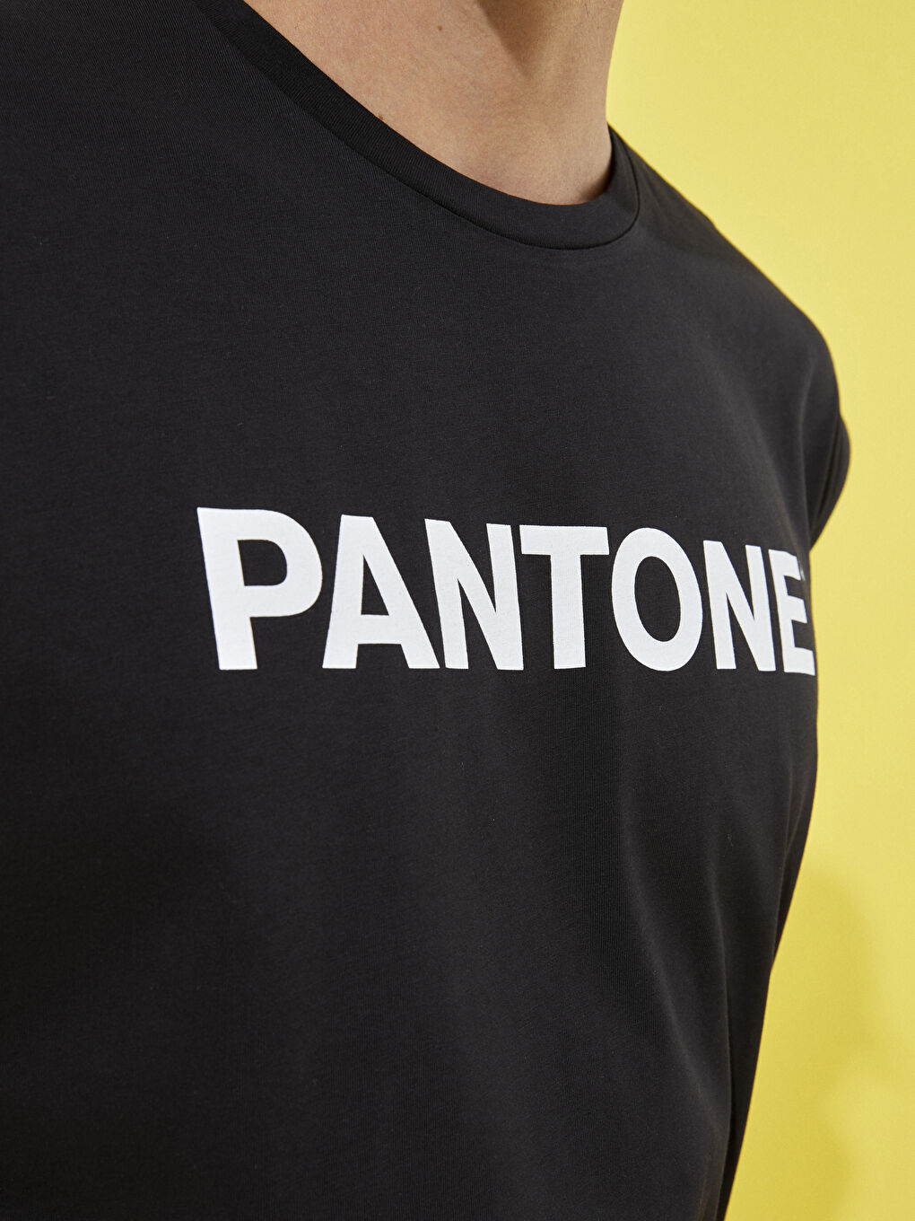 Siyah Bisiklet Yaka Baskılı Erkek Kolsuz Tişört-3