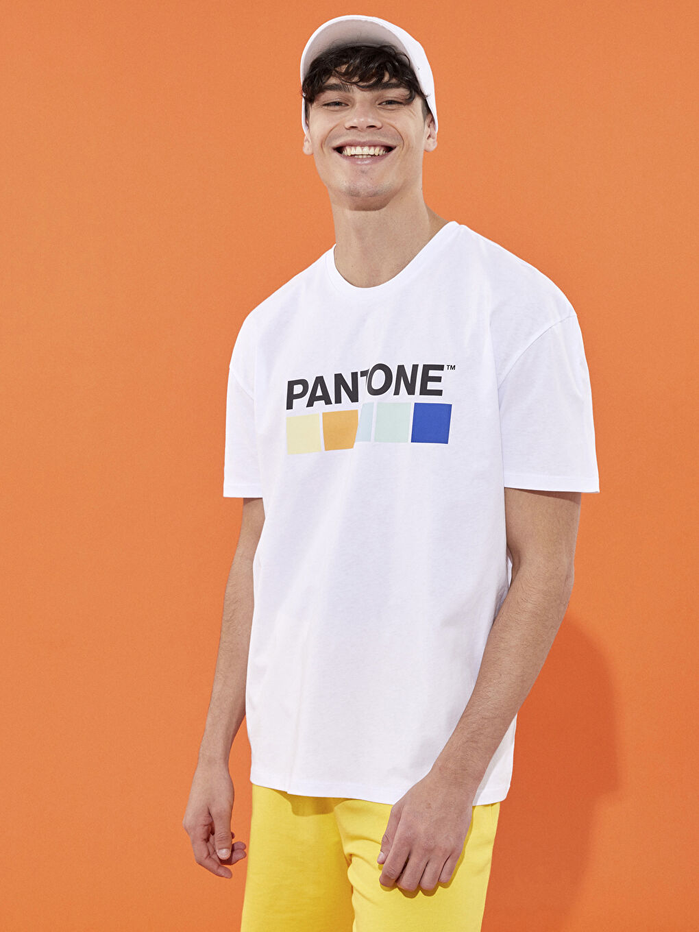 Beyaz Bisiklet Yaka Kısa Kollu Baskılı Erkek Tişört-1