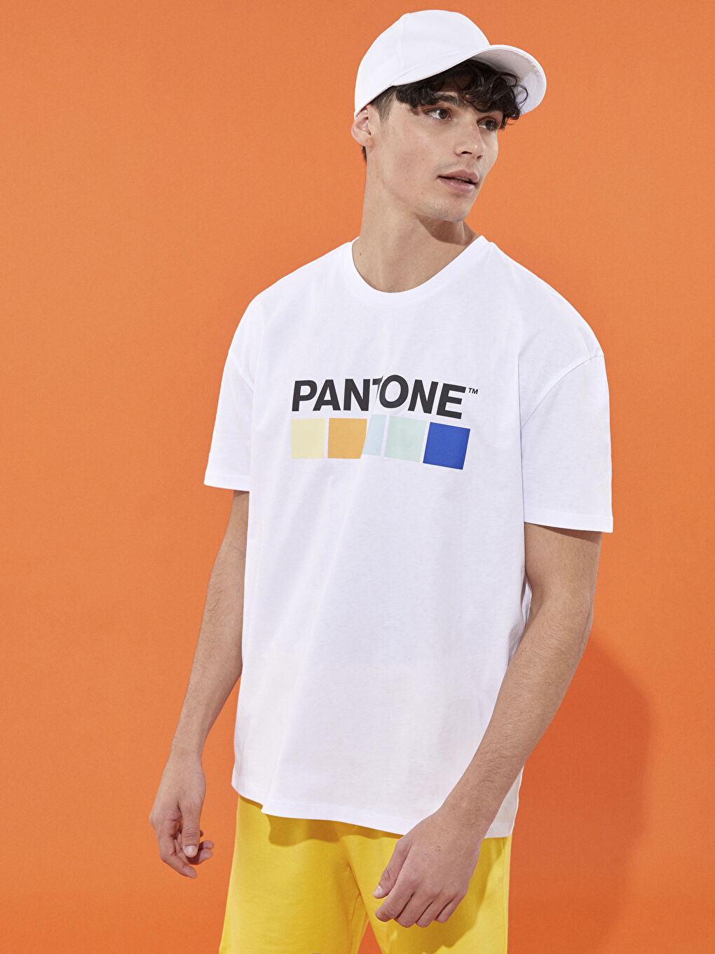 Beyaz Bisiklet Yaka Kısa Kollu Baskılı Erkek Tişört-2