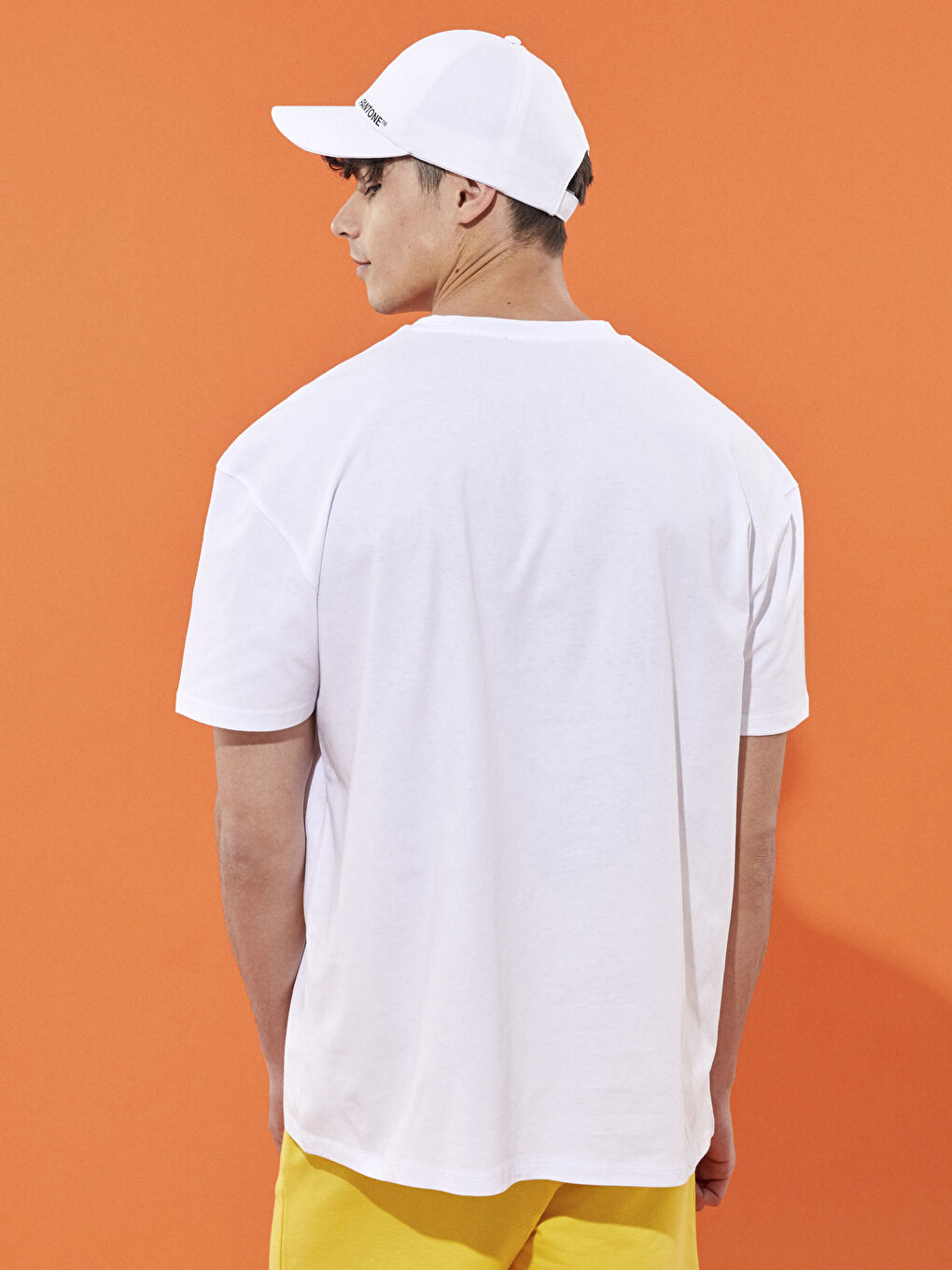 Beyaz Bisiklet Yaka Kısa Kollu Baskılı Erkek Tişört-5