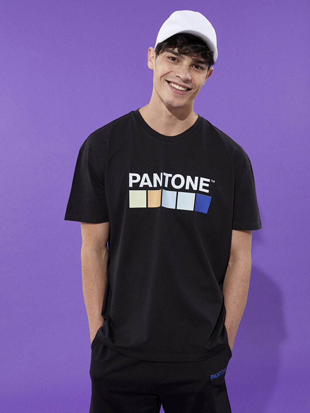 Siyah Bisiklet Yaka Kısa Kollu Baskılı Erkek Tişört