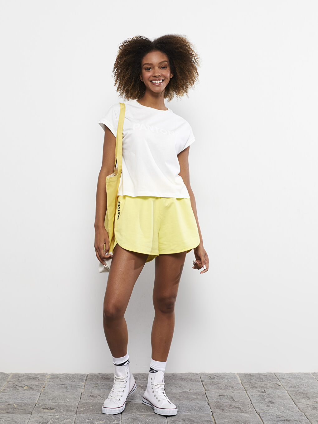 Ekru Bisiklet Yaka Baskılı Kısa Kollu Pamuklu Kadın Tişört-2