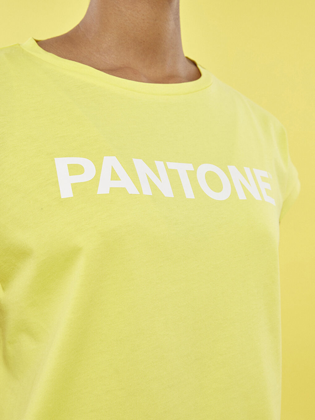 Sarı Bisiklet Yaka Baskılı Kısa Kollu Pamuklu Kadın Tişört-4