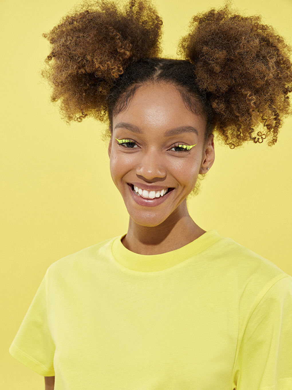 Sarı Bisiklet Yaka Baskılı Kısa Kollu Oversize Pamuklu Kadın Tişört-2