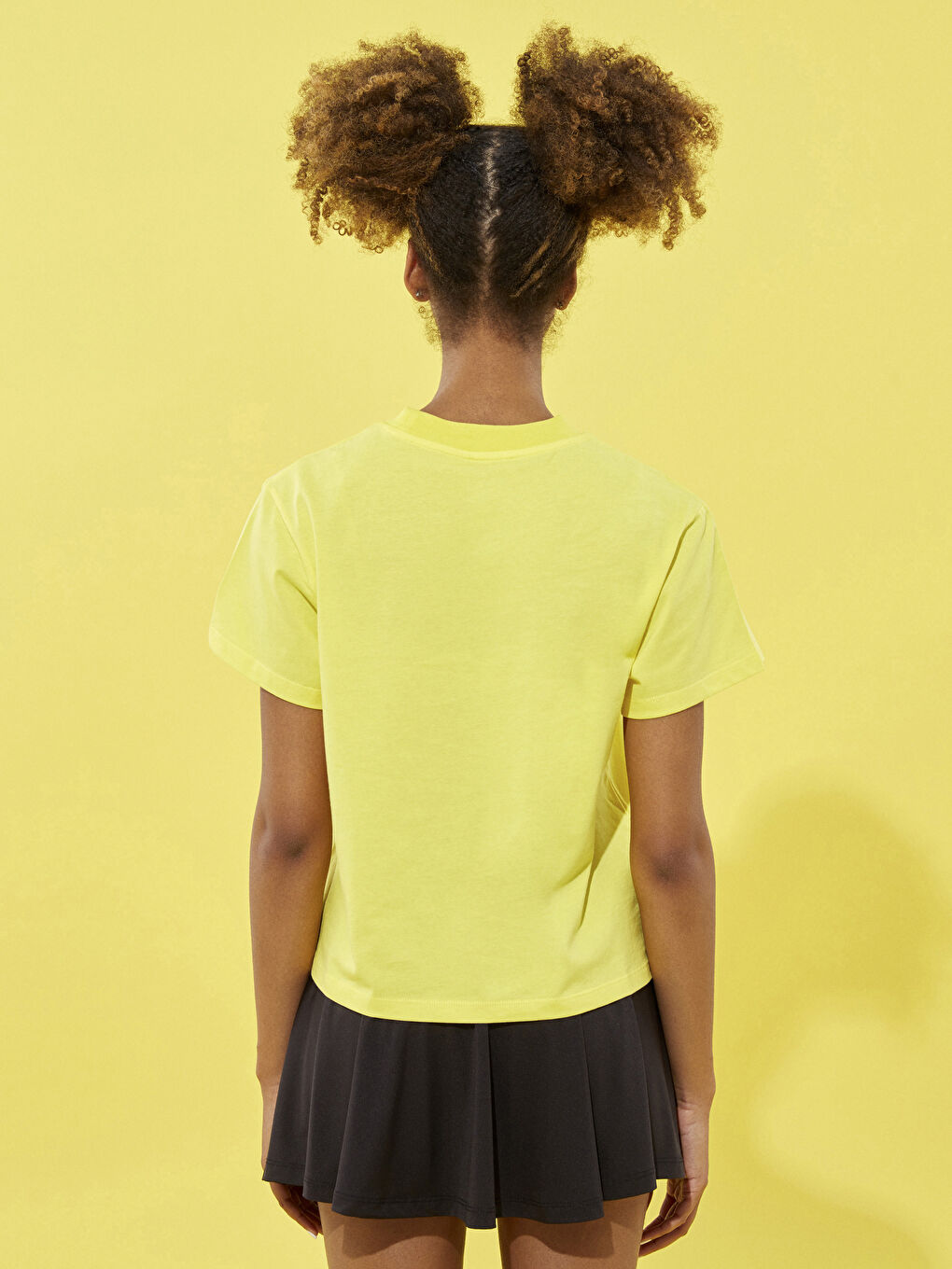 Sarı Bisiklet Yaka Baskılı Kısa Kollu Oversize Pamuklu Kadın Tişört-4