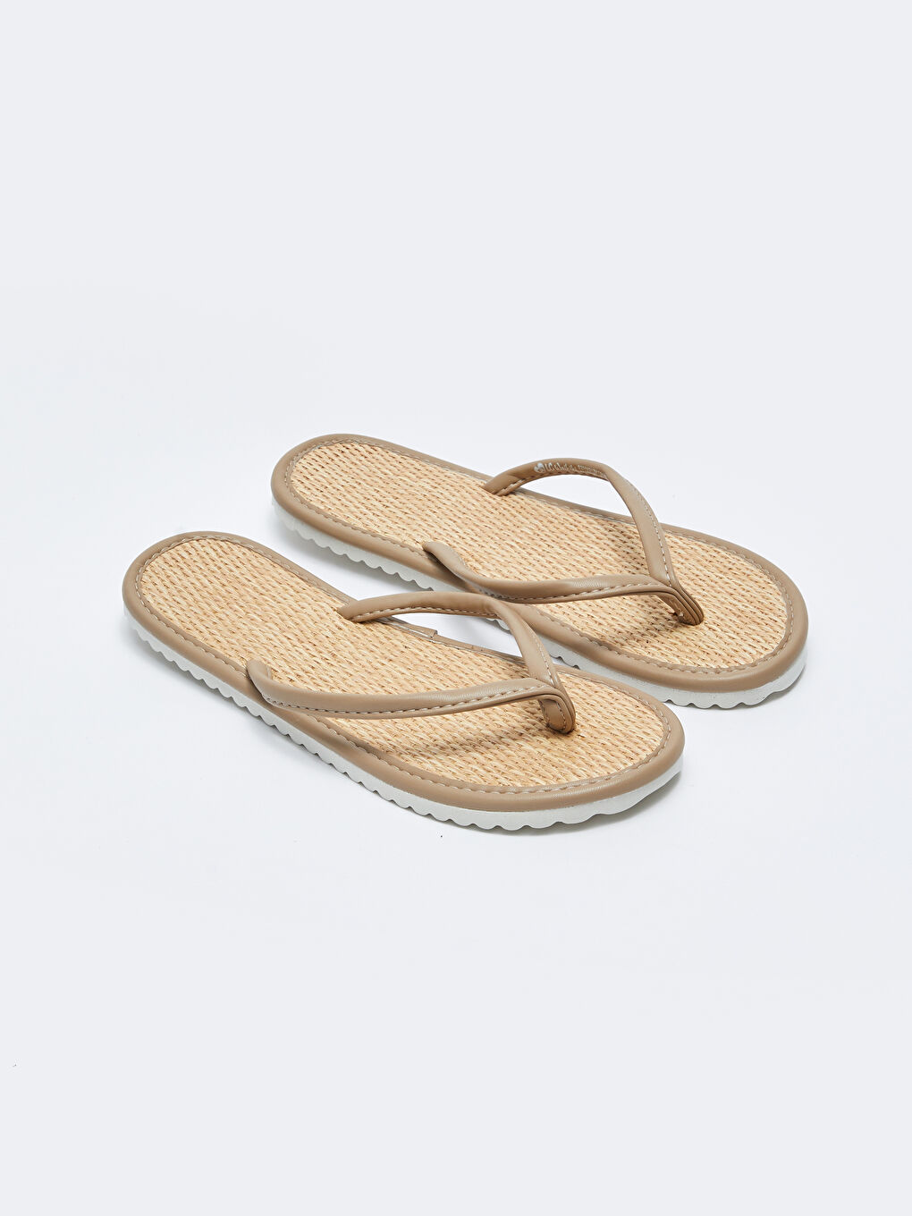 Bej Renk Bloklu Parmak Arası Kadın Plaj Terliği