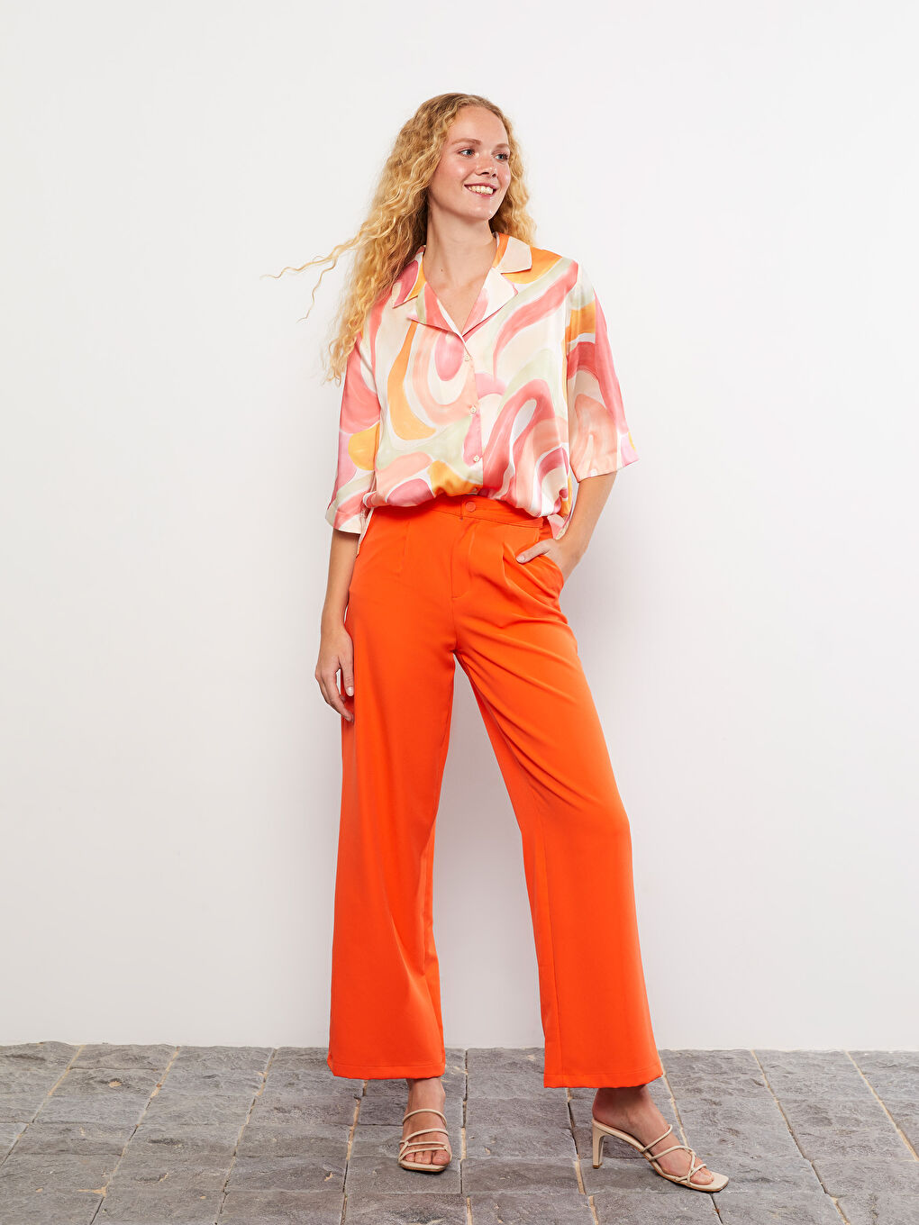 Turuncu Standart Fit Düz Cep Detaylı Kadın Pantolon