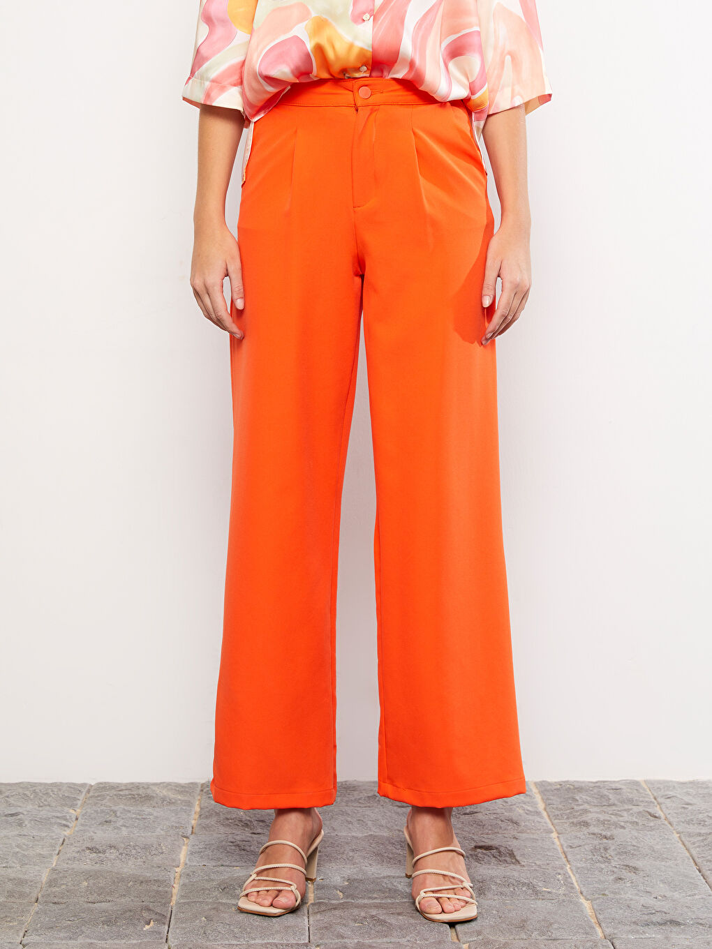 Turuncu Standart Fit Düz Cep Detaylı Kadın Pantolon-2