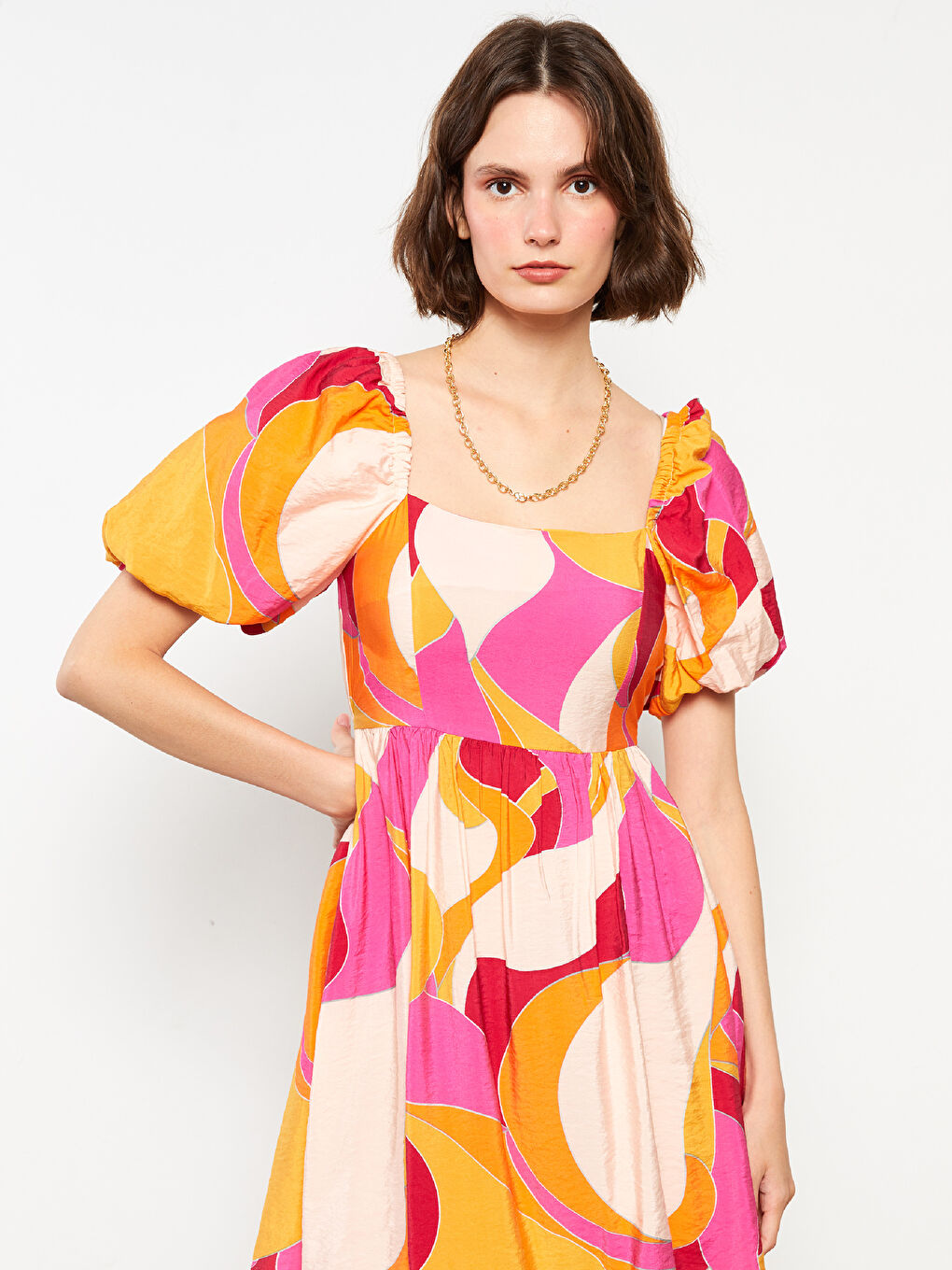 Pembe Kare Yaka Desenli Balon Kollu Poplin Elbise