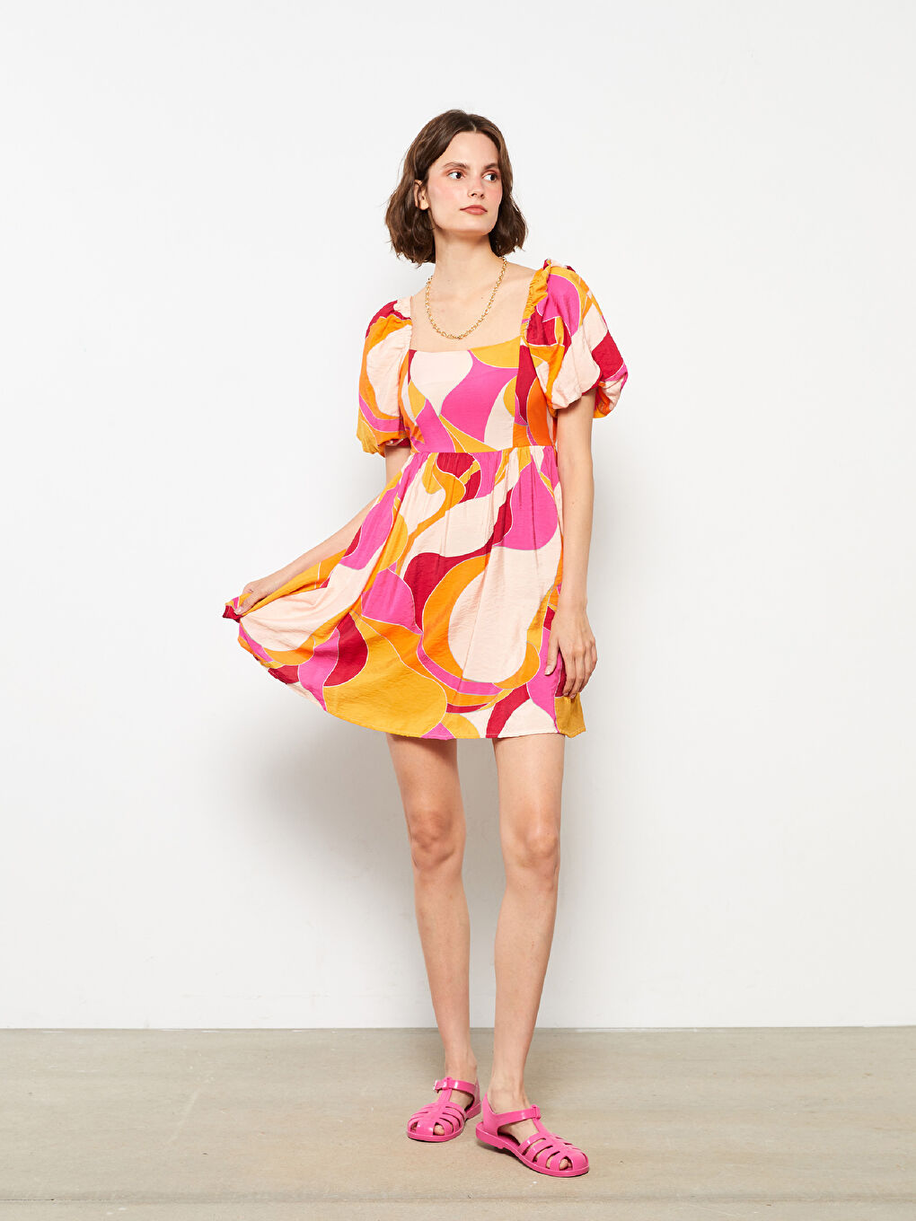 Pembe Kare Yaka Desenli Balon Kollu Poplin Elbise-1