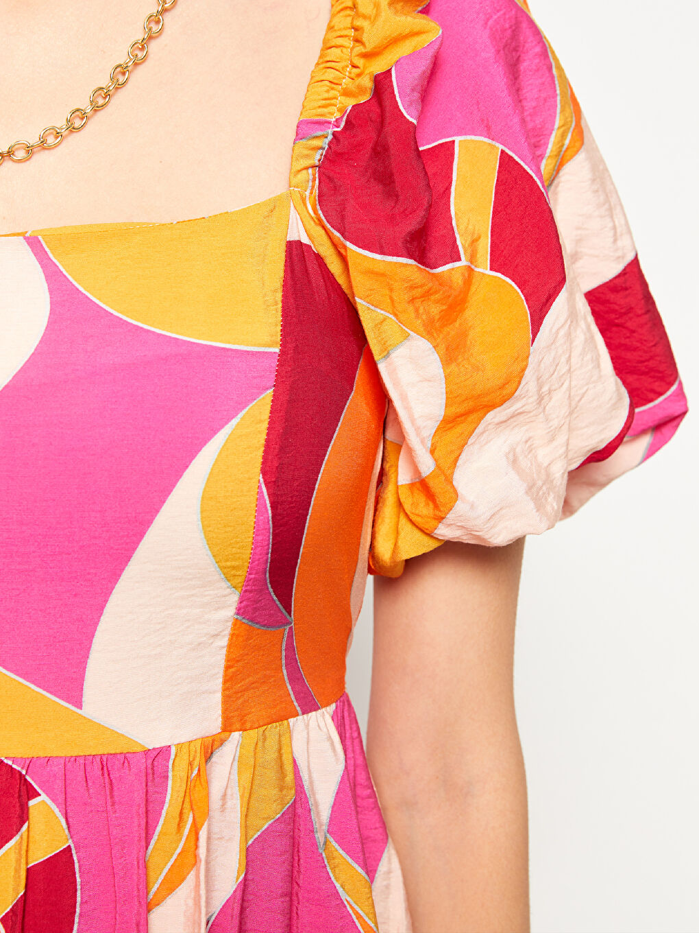 Pembe Kare Yaka Desenli Balon Kollu Poplin Elbise-3