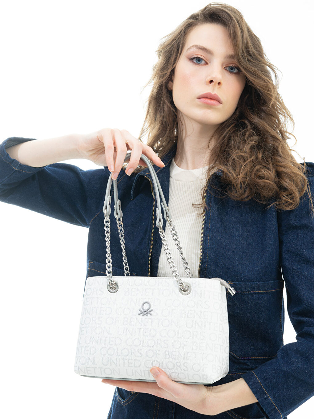 Beyaz Zincir Askılı Kadın Omuz Çantası