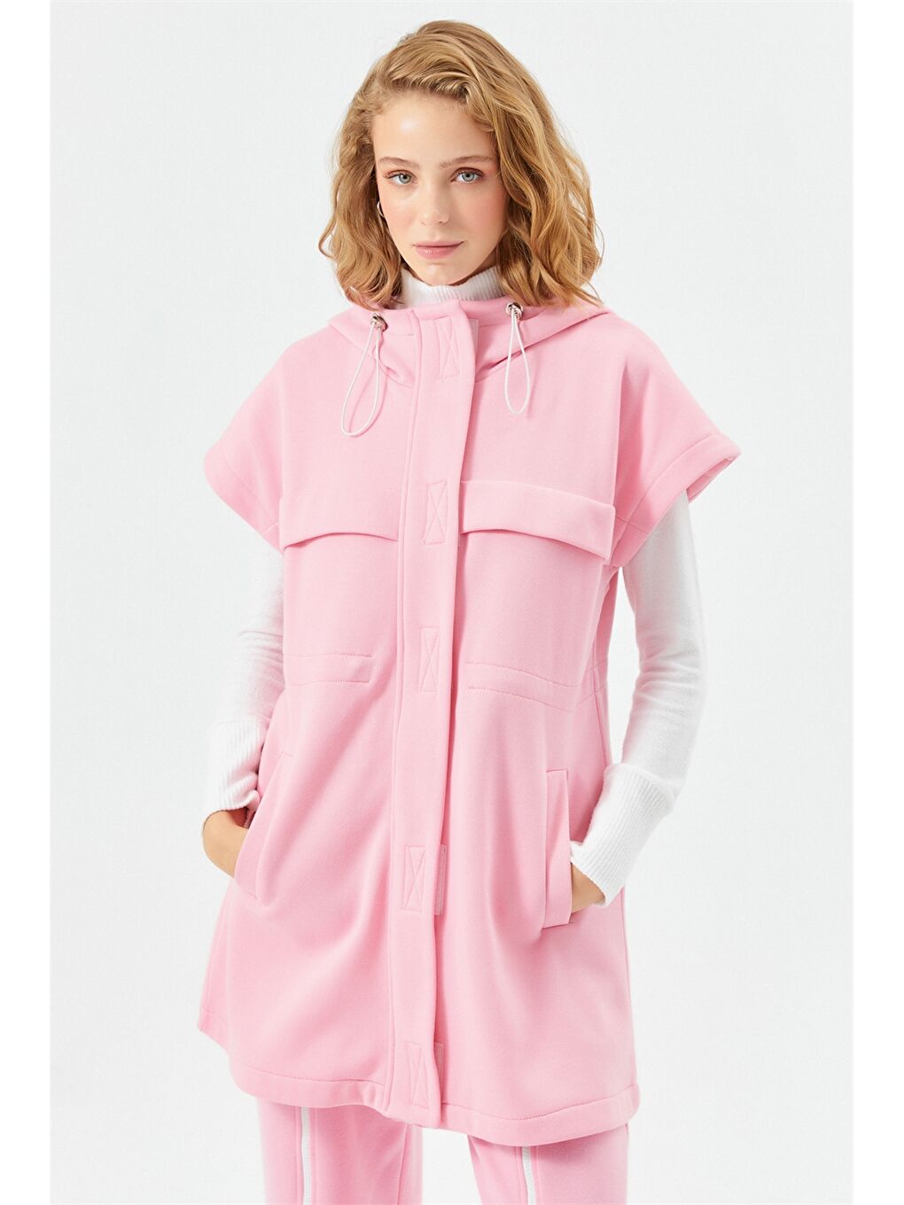 Pembe Kapüşonlu Düz Kısa Kollu Kadın Yelek-1