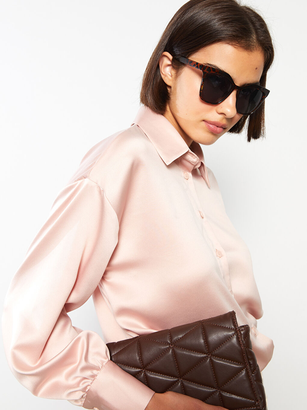 نظارات شمسية للسيدات بإطار منقوش