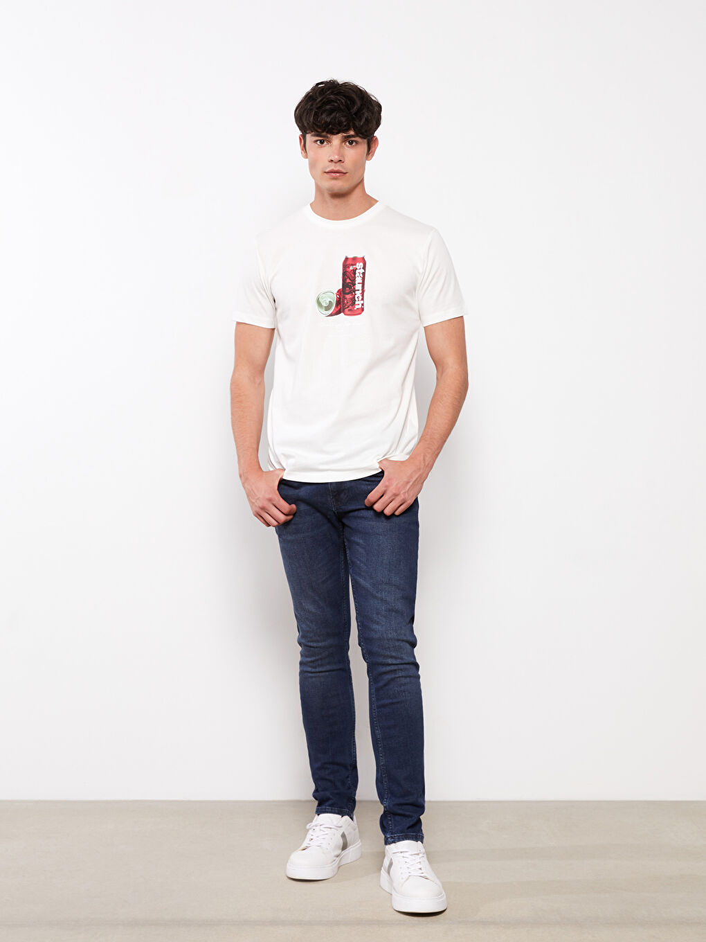 Beyaz Bisiklet Yaka Kısa Kollu Baskılı Penye Erkek Tişört