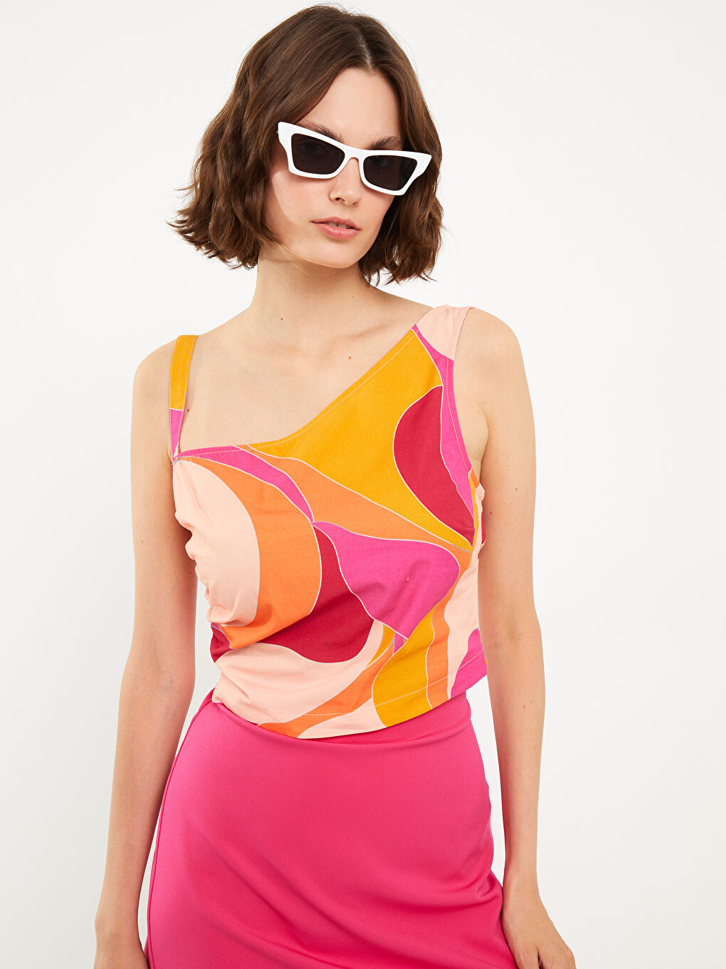 Pembe Kayık Yaka Desenli Askılı Crop Poplin Kadın Bluz-2