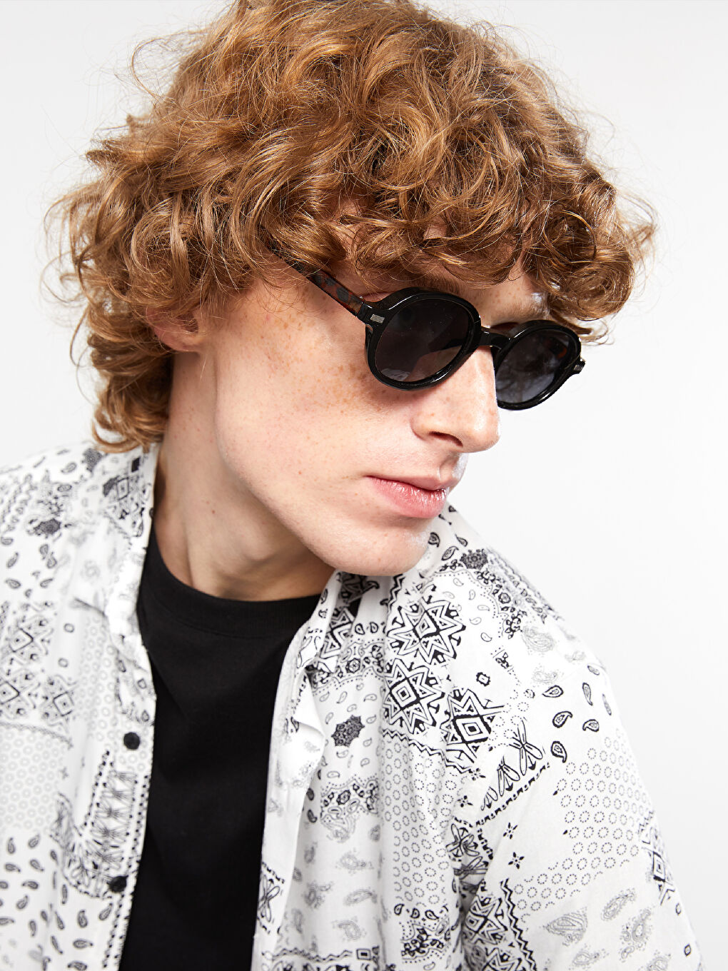 Beyaz Regular Fit Kısa Kollu Desenli Viskon Erkek Gömlek-3