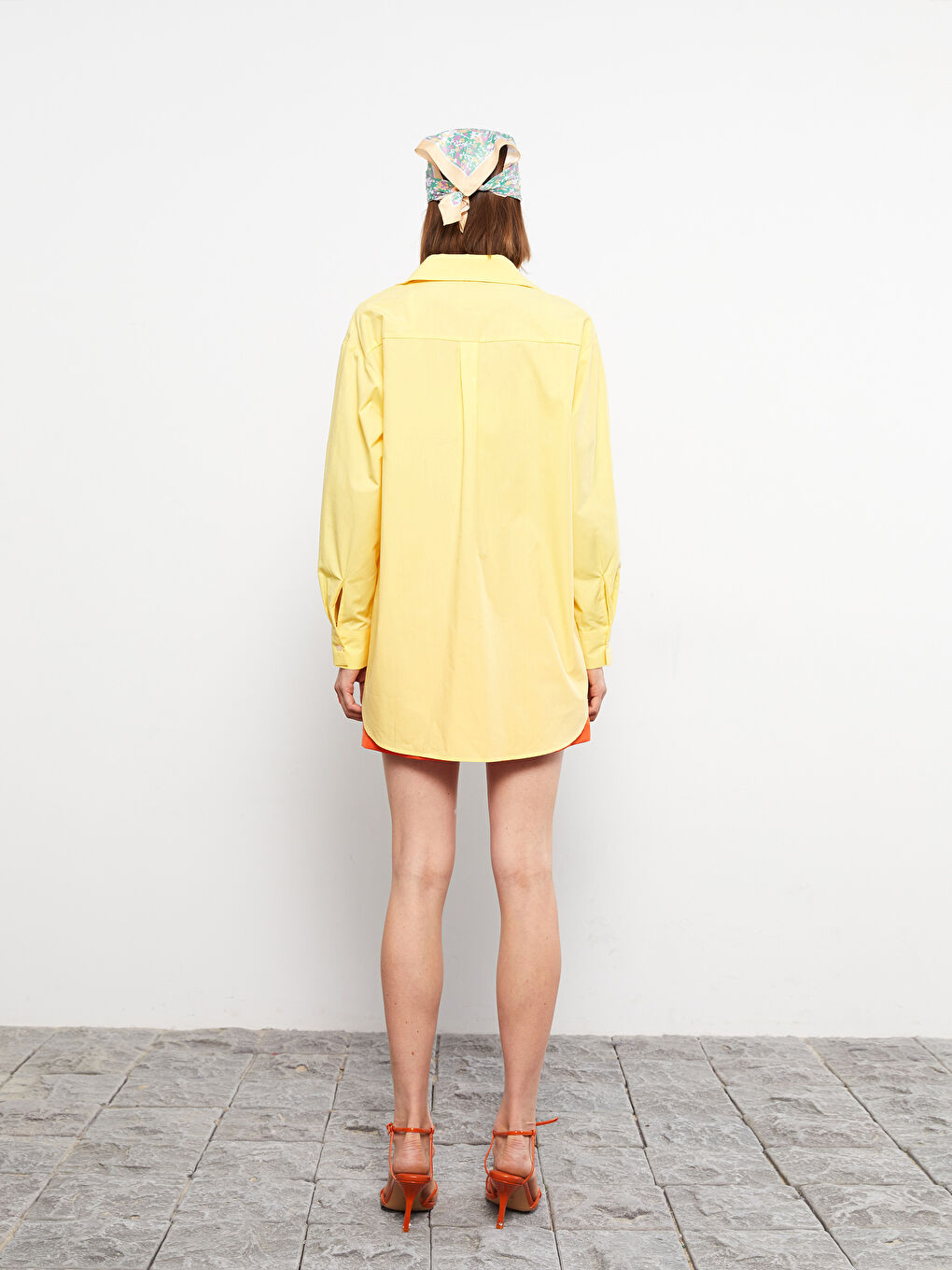Sarı Önden Düğme Kapamalı Düz Uzun Kollu Pamuklu Kadın Gömlek-4