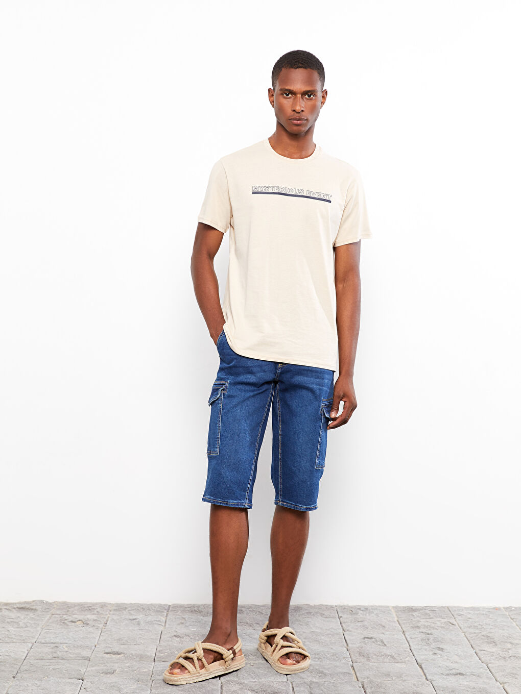 Bej Bisiklet Yaka Kısa Kollu Baskılı Penye Erkek Tişört