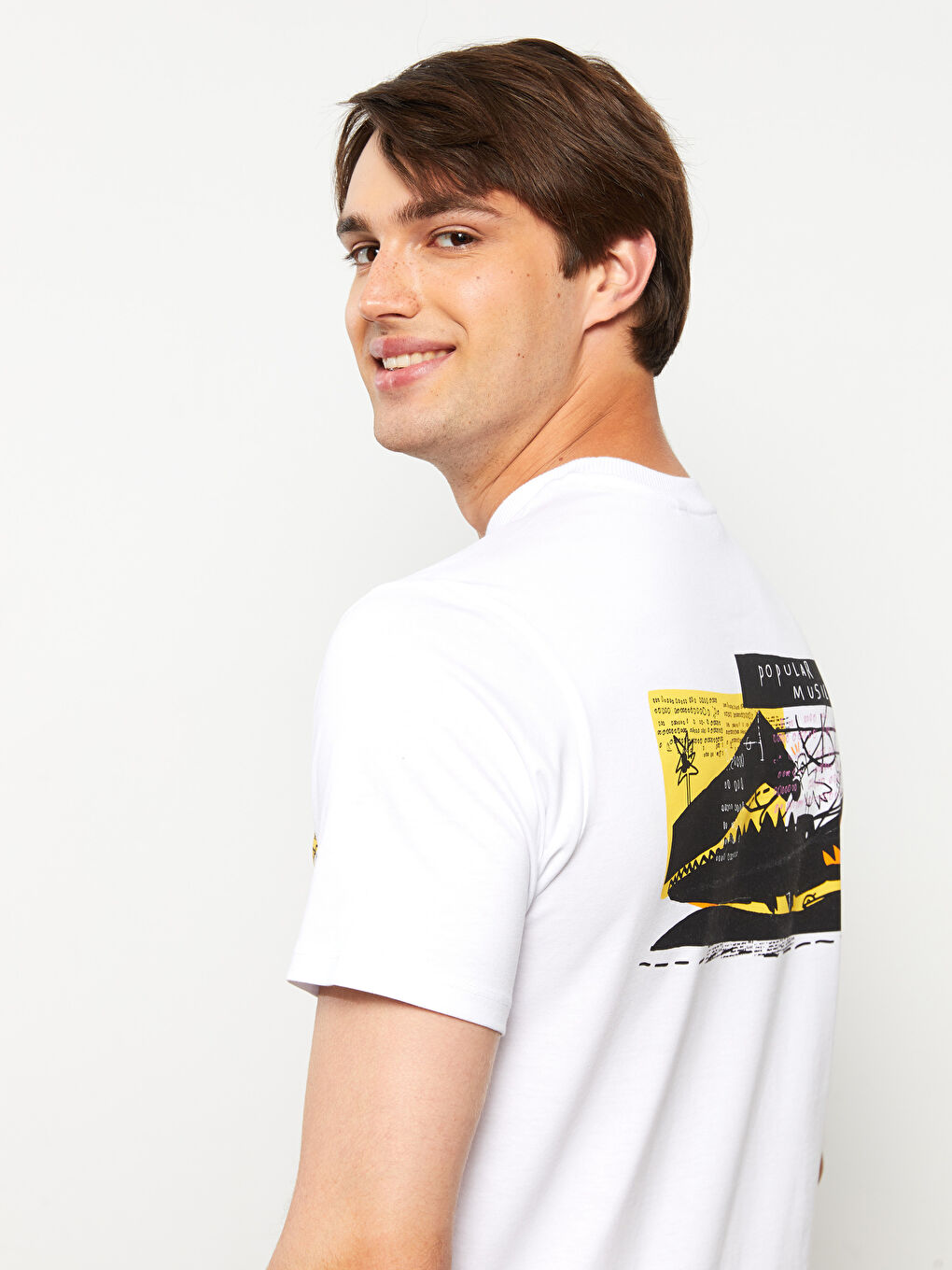 Beyaz Bisiklet Yaka Kısa Kollu Baskılı Penye Erkek Tişört