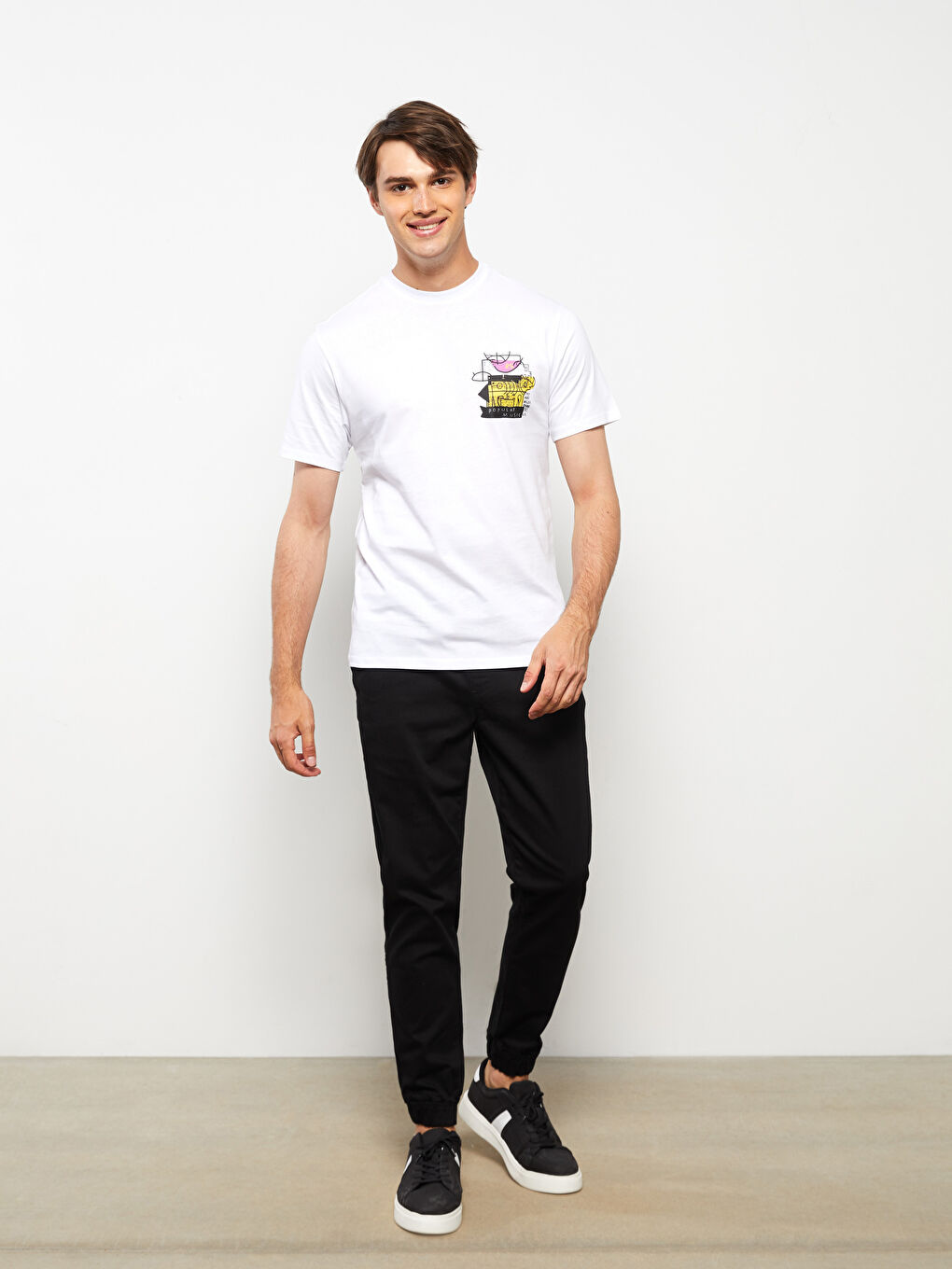 Beyaz Bisiklet Yaka Kısa Kollu Baskılı Penye Erkek Tişört-2