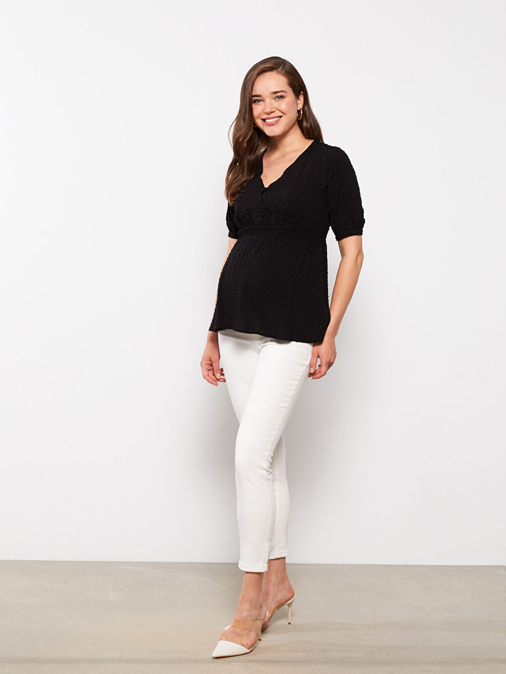 Siyah V Yaka Kendinden Desenli Kısa Kollu Viskon Hamile Bluz