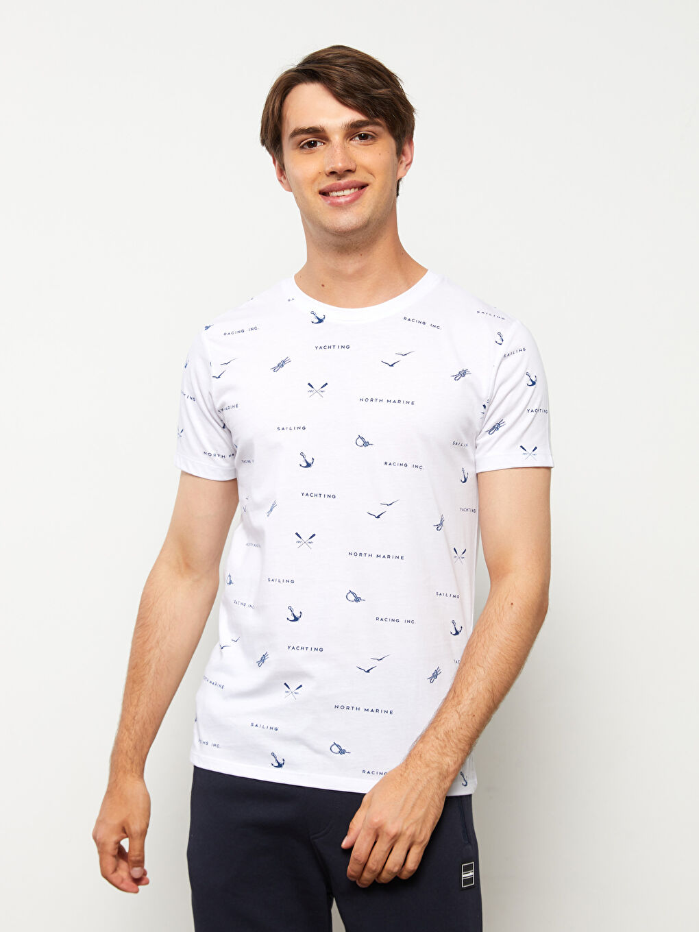 Beyaz Bisiklet Yaka Kısa Kollu Baskılı Penye Erkek Tişört