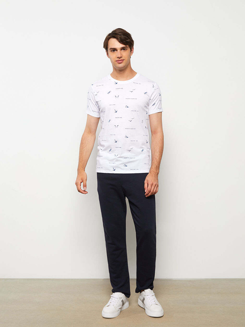 Beyaz Bisiklet Yaka Kısa Kollu Baskılı Penye Erkek Tişört-2