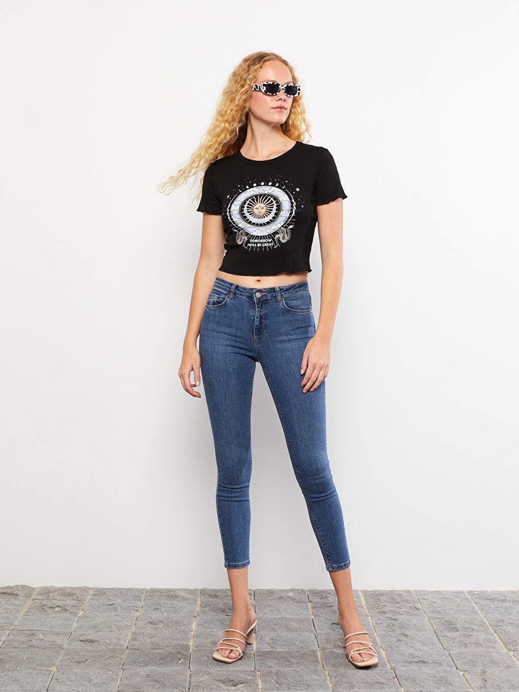 Siyah Bisiklet Yaka Baskılı Kısa Kollu Crop Pamuklu Kadın Tişört