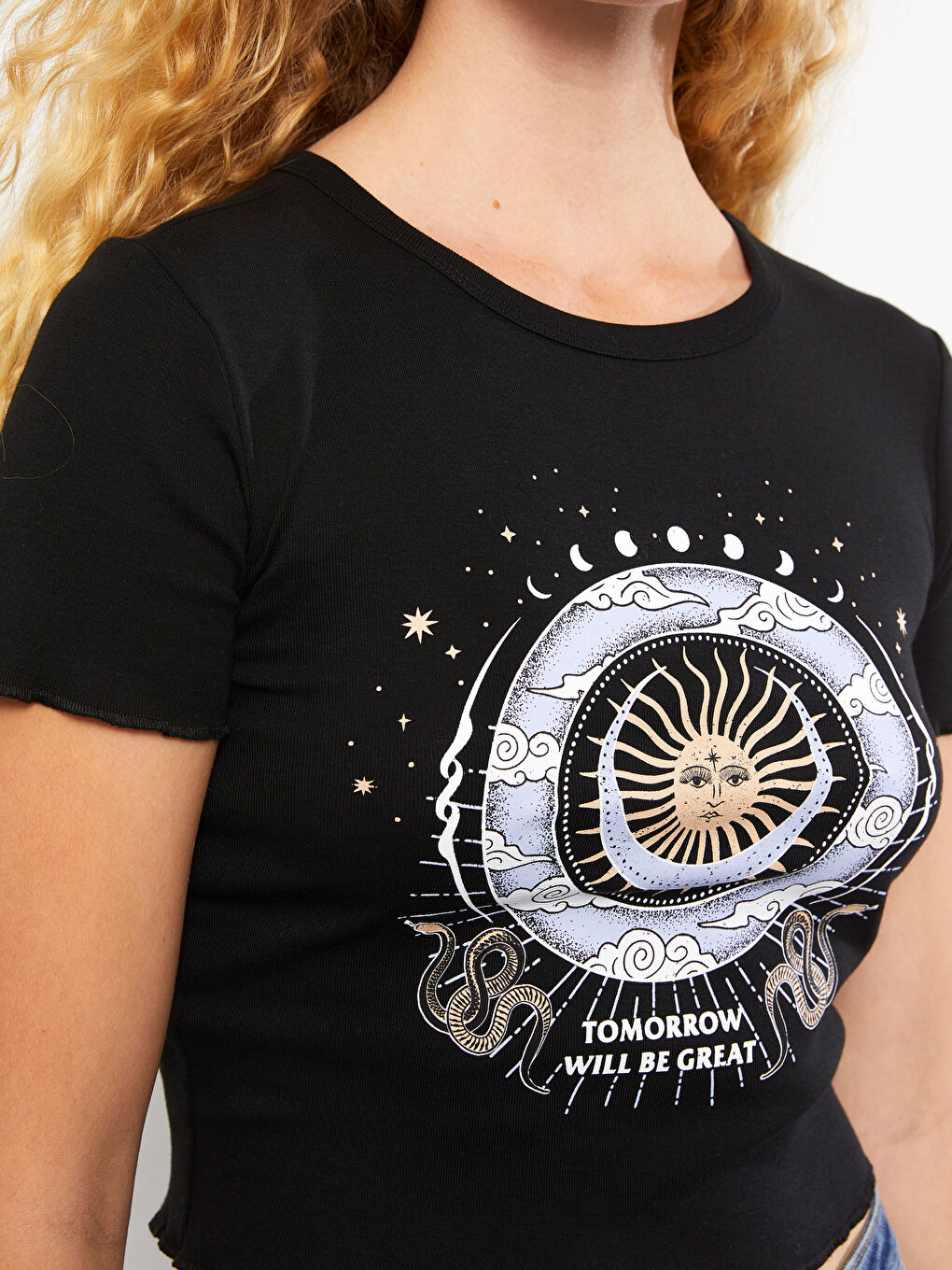 Siyah Bisiklet Yaka Baskılı Kısa Kollu Crop Pamuklu Kadın Tişört-2